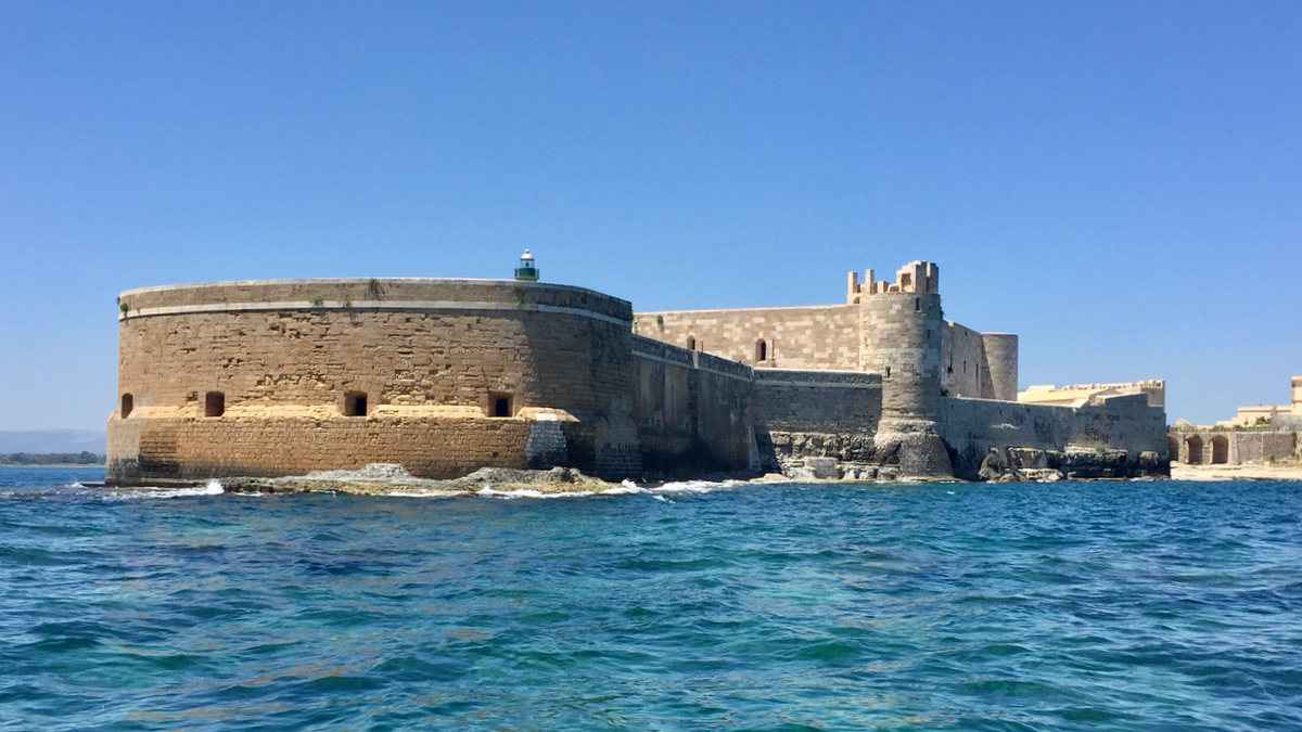 Castello di Maniace - Maniaces castle - Sicily Discovery